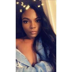 Meet your Posher, Stephanie